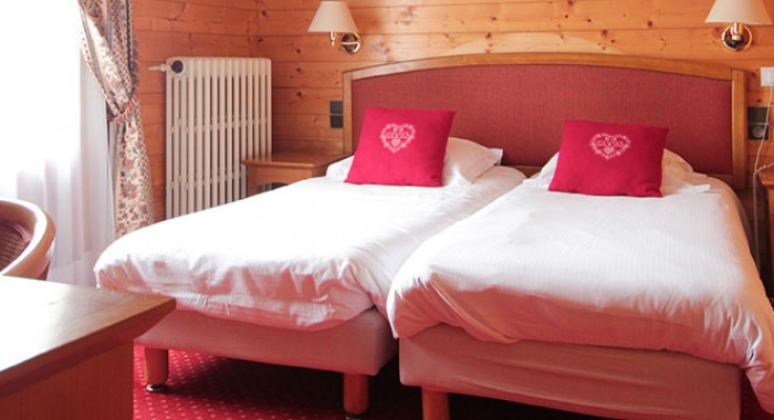 Hotel Les Champs Fleuris, Morzine ski chalet, image 4